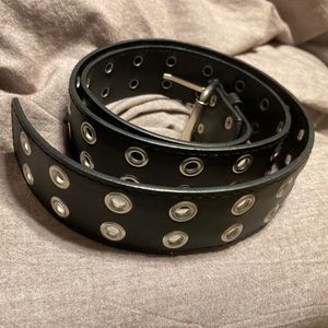 grommet leather belt